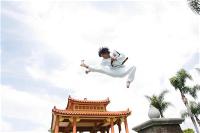 duc-dang-taekwondo-instructor-kim-anh-jumping-front-kick